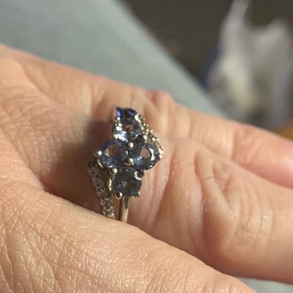 Genuine tanzanite sterling silver ring like new - Picture 5 of 6